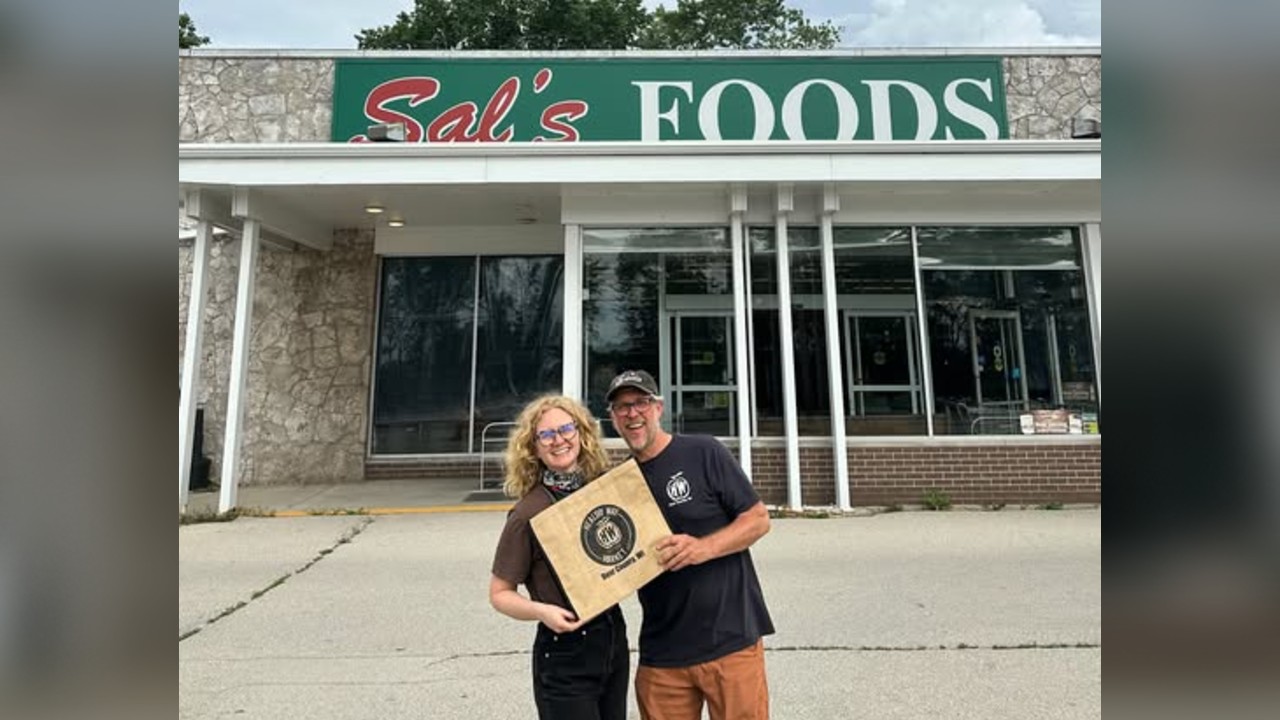 Adam Goettelman and Caitlin Oleson, owners of Healthy Way Market in downtown Sturgeon Bay, have purchased Sal's Grocery of Allouez.